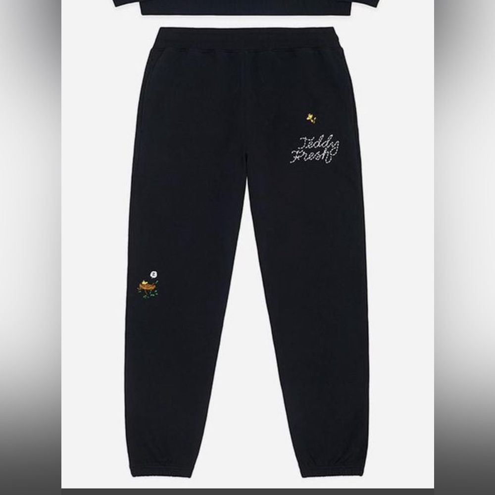 Peanuts x Teddy Fresh | Black Peanuts Graphic Detail Embroidered Sweatpants